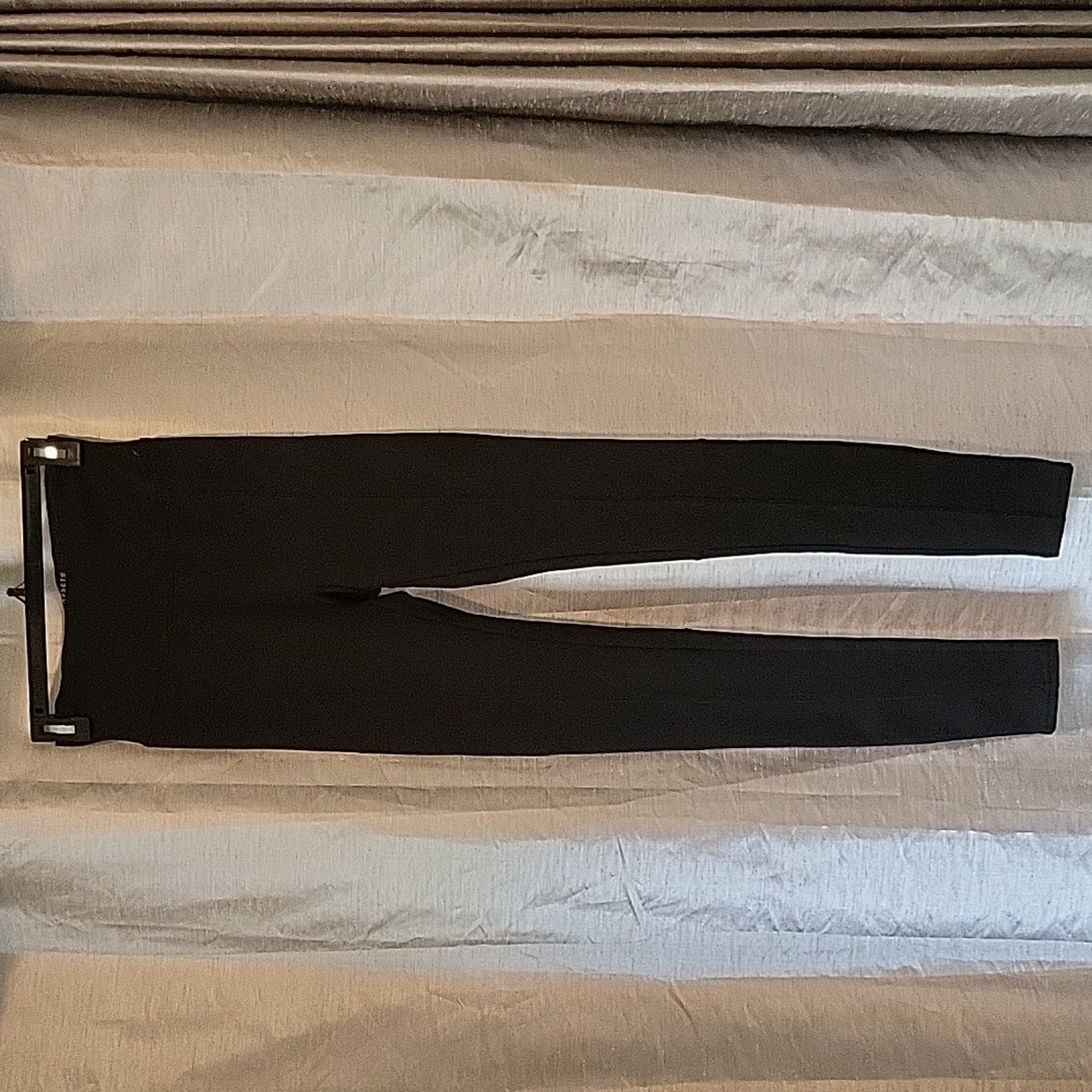 Assets by Spanx leggins